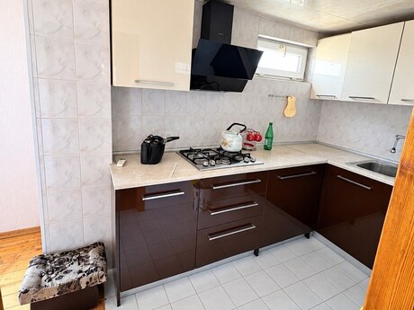 Elan №6560113 - Bakı, Qaraçuxur q., 3 otaqlı, 70 m², 5/9 mərtəbə