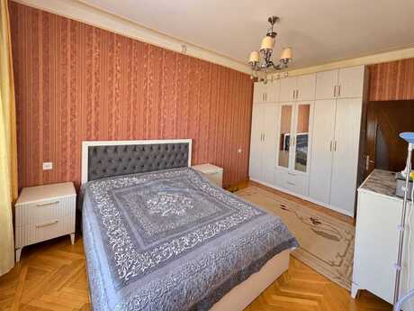 Neftçilərdə 3 otaqlı köhnə tikili mənzil satılır, 80 m², 225 000 AZN, şəkil 3 / 10