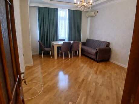Yeni Günəşlidə 2 otaqlı köhnə tikili mənzil kirayə verilir, 70 m², 550 AZN/ay, şəkil 3 / 8