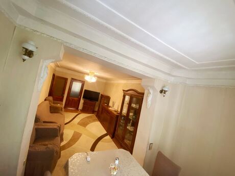 Elan №6560242 - Bakı, İnşaatçılar m., 3 otaqlı, 75 m², 3/5 mərtəbə