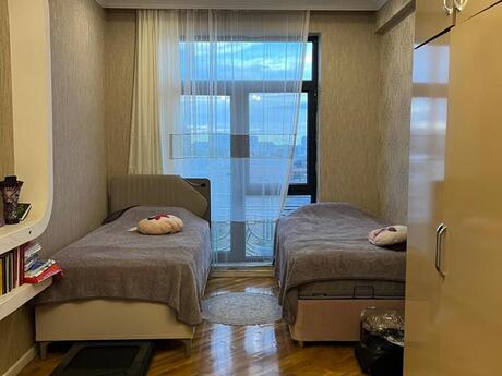 Продаётся 2-комнатная квартира в новостройке, Nəriman Nərimanov, 90 м², 275 000 AZN, фото 2 / 12