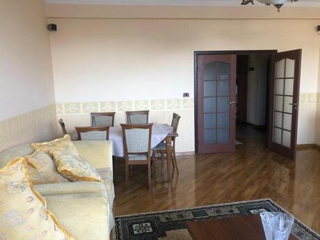 28 Mayda 3 otaqlı yeni tikili mənzil kirayə verilir, 150 m², 1 000 AZN/ay, şəkil 2 / 9