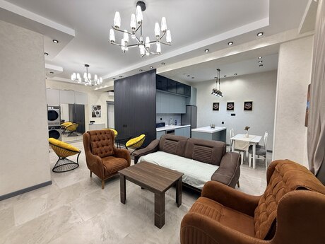 3 rooms · 92 m² · floor 3/8, Ağ şəhər