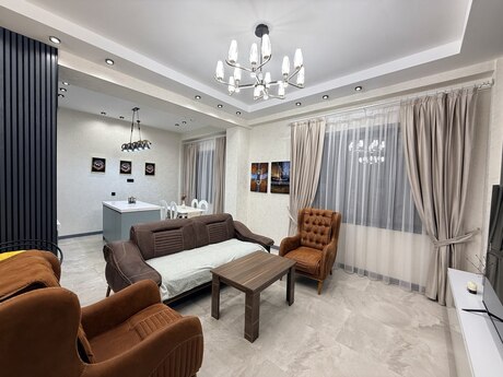 Ağ şəhərdə 3 otaqlı yeni tikili mənzil satılır, 92 m², 530 000 AZN, şəkil 2 / 12