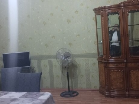 Продаётся 3-комнатная квартира в старом фонде, Bakıxanov, 70 м², 155 000 AZN, фото 2 / 9
