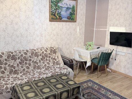 2 otaq · 45 m² · 5/5 mərtəbə, Memar Əcəmi