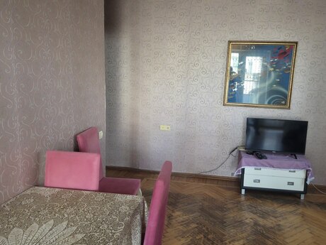 Сдаётся 2-комнатная квартира в старом фонде, Yasamal, 60 м², 600 AZN/мес, фото 2 / 12