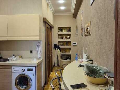 4-room old-build apartment for sale in Sahil, 105 m², 390 000 AZN, photo 5 / 12