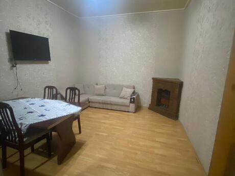 İçəri Şəhərdə 3 otaqlı köhnə tikili mənzil satılır, 50 m², 150 000 AZN, şəkil 2 / 12
