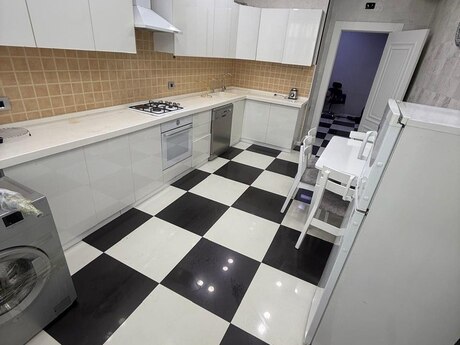 4-room new-build apartment for rent in 20 Yanvar, 175 m², 899 AZN/mo, photo 3 / 12