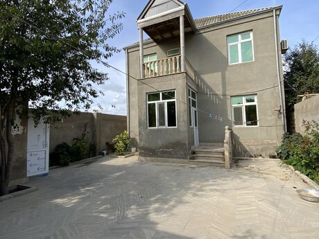 4 rooms · 200 m², Hövsan
