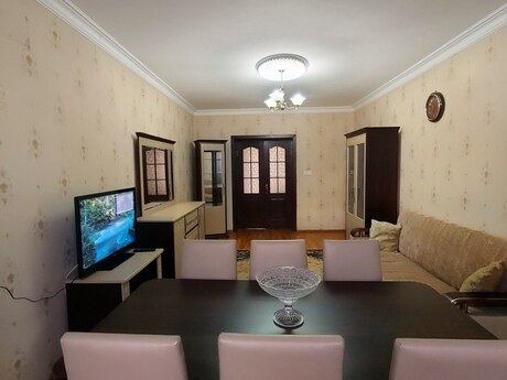 Xalqlar Dostluğunda 3 otaqlı köhnə tikili mənzil kirayə verilir, 90 m², 700 AZN/ay, şəkil 3 / 12