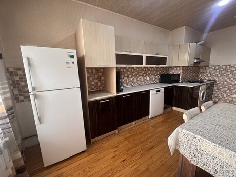 2-room new-build apartment for rent in Memar Əcəmi, 95 m², 800 AZN/mo, photo 5 / 10