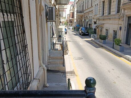 Nizamidə 2 otaqlı köhnə tikili mənzil satılır, 70 m², 350 000 AZN, şəkil 2 / 4