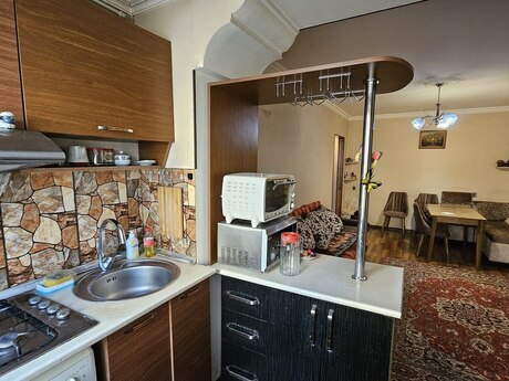 İnşaatçılarda 2 otaqlı köhnə tikili mənzil kirayə verilir, 50 m², 600 AZN/ay, şəkil 2 / 6