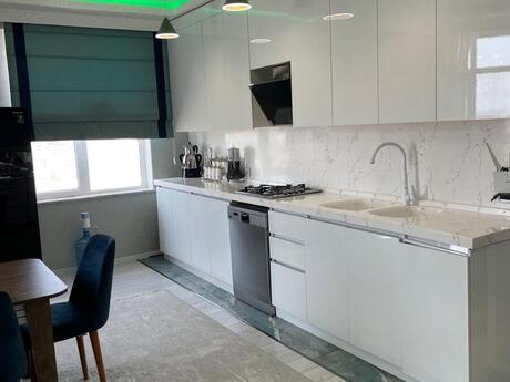 3 otaq · 90 m² · 8/11 mərtəbə, Zığ