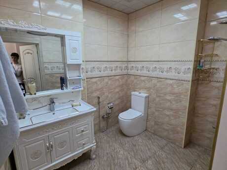 9-cu mikrorayonda 3 otaqlı yeni tikili mənzil kirayə verilir, 145 m², 950 AZN/ay, şəkil 4 / 12