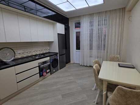 9-cu mikrorayonda 3 otaqlı yeni tikili mənzil kirayə verilir, 145 m², 950 AZN/ay, şəkil 3 / 12