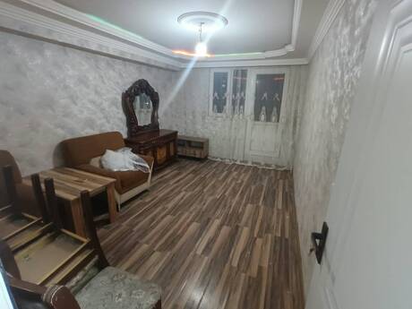 Əhmədlidə 2 otaqlı köhnə tikili mənzil satılır, 43 m², 78 000 AZN, şəkil 2 / 12