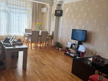 2 otaqlı mənzil, 67 m², Nəriman Nərimanov, 750 AZN