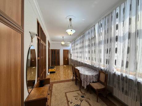 Продаётся 4-комнатная квартира в старом фонде, Nizami, 96 м², 280 000 AZN, фото 3 / 12