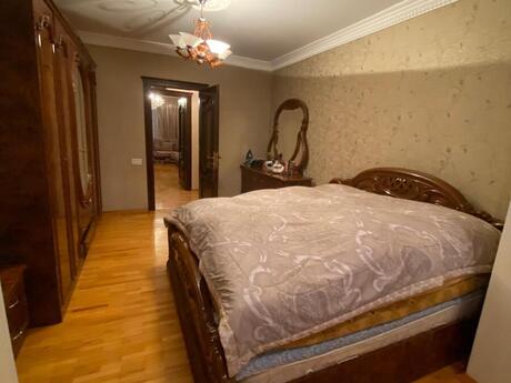 Bakıxanovda 3 otaqlı köhnə tikili mənzil satılır, 70 m², 220 000 AZN, şəkil 2 / 11