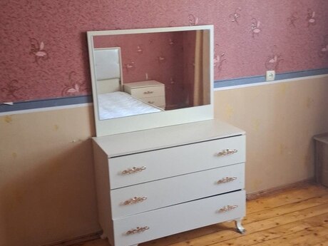 Bakıxanovda 2 otaqlı köhnə tikili mənzil kirayə verilir, 48 m², 550 AZN/ay, şəkil 5 / 6