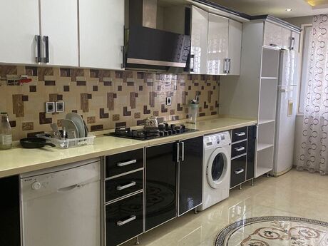 Kosmos kompleksində 3 otaqlı yeni tikili mənzil kirayə verilir, 160 m², 1 000 AZN/ay, şəkil 3 / 12