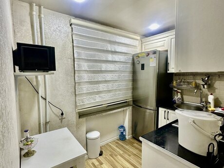 Neftçilərdə 3 otaqlı köhnə tikili mənzil satılır, 66 m², 189 000 AZN, şəkil 3 / 12
