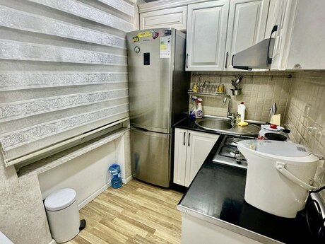 Neftçilərdə 3 otaqlı köhnə tikili mənzil satılır, 66 m², 189 000 AZN, şəkil 2 / 12