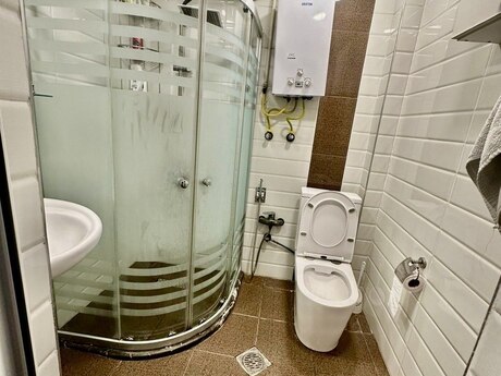 Neftçilərdə 3 otaqlı köhnə tikili mənzil satılır, 66 m², 189 000 AZN, şəkil 4 / 12