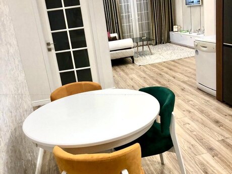 Azadlıq Prospektidə 2 otaqlı yeni tikili mənzil kirayə verilir, 70 m², 850 AZN/ay, şəkil 4 / 12
