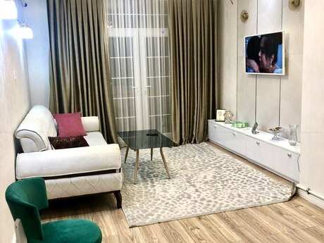 Azadlıq Prospektidə 2 otaqlı yeni tikili mənzil kirayə verilir, 70 m², 850 AZN/ay, şəkil 2 / 12