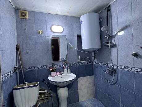 Qara Qarayevdə 2 otaqlı köhnə tikili mənzil satılır, 60 m², 175 000 AZN, şəkil 5 / 5