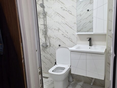 Elmlər Akademiyasında 2 otaqlı köhnə tikili mənzil satılır, 50 m², 182 000 AZN, şəkil 2 / 12