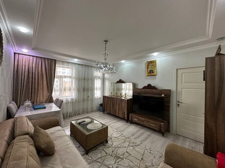 Neftçilərdə 3 otaqlı köhnə tikili mənzil satılır, 110 m², 249 000 AZN, şəkil 2 / 12