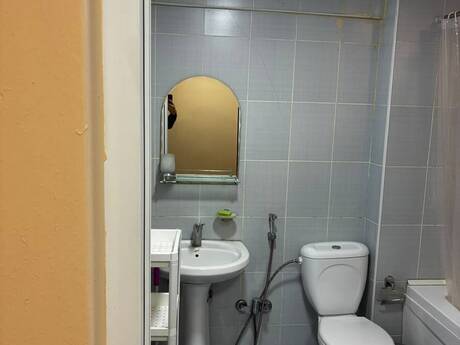 Nəriman Nərimanovda 1 otaqlı köhnə tikili mənzil kirayə verilir, 42 m², 600 AZN/ay, şəkil 4 / 9