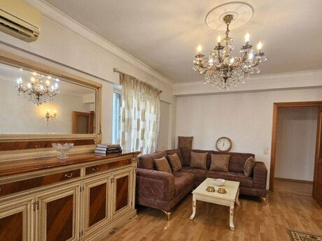 Elan №6561217 - Bakı, 28 May m., 2 otaqlı, 75 m², 9/10 mərtəbə