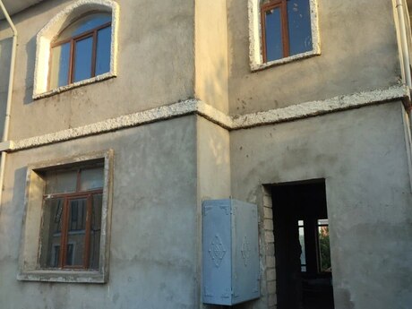 4 otaq · 187 m²