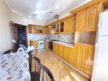 Сдаётся 3-комнатная квартира в новостройке, Nizami, 140 м², 1 200 AZN/мес, фото 3 / 12