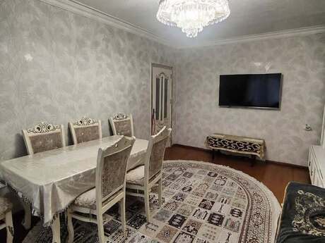 Qara Qarayevdə 3 otaqlı köhnə tikili mənzil satılır, 103 m², 269 000 AZN, şəkil 2 / 12