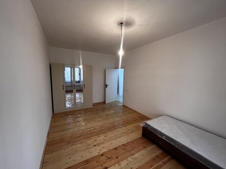 Azadlıq Prospektidə 4 otaqlı köhnə tikili mənzil kirayə verilir, 100 m², 750 AZN/ay, şəkil 5 / 12