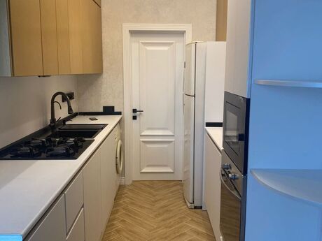 Sahildə 2 otaqlı köhnə tikili mənzil kirayə verilir, 70 m², 1 200 AZN/ay, şəkil 4 / 8