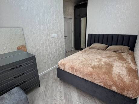 Gənclikdə 2 otaqlı yeni tikili mənzil kirayə verilir, 65 m², 1 200 AZN/ay, şəkil 3 / 12