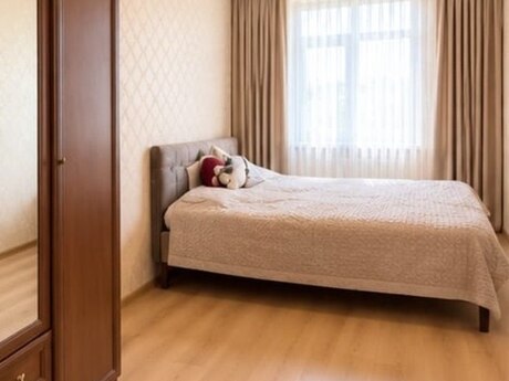 Elmlər Akademiyasında 2 otaqlı köhnə tikili mənzil satılır, 55 m², 185 000 AZN, şəkil 2 / 4