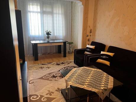 3-room old-build apartment for sale in Memar Əcəmi, 65 m², 196 000 AZN, photo 2 / 12