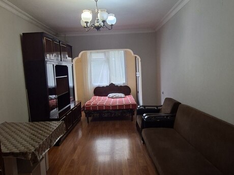Сдаётся 2-комнатная квартира в старом фонде, Yeni Yasamal, 45 м², 500 AZN/мес, фото 2 / 12