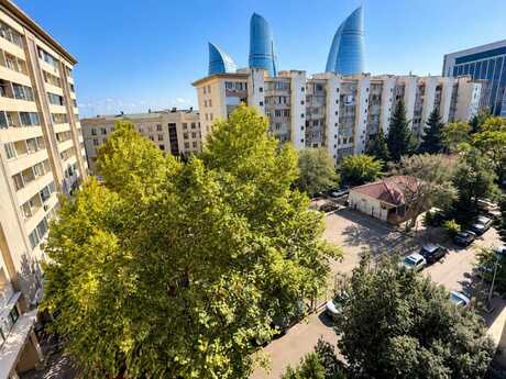 4-room old-build apartment for sale in Yasamal, 120 m², 379 000 AZN, photo 3 / 12