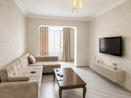Memar Əcəmidə 2 otaqlı köhnə tikili mənzil kirayə verilir, 75 m², 700 AZN/ay, şəkil 2 / 12