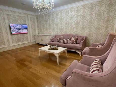 Продаётся 3-комнатная квартира в старом фонде, Elmlər Akademiyası, 100 м², 285 000 AZN, фото 2 / 12